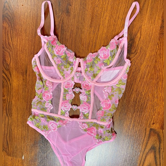 🎀🌷 Ethereal Pink Floral Embroidery Sheer Lace Sexy Lingerie Bra Bodysuit 🌷🎀 NWT - Picture 5 of 8